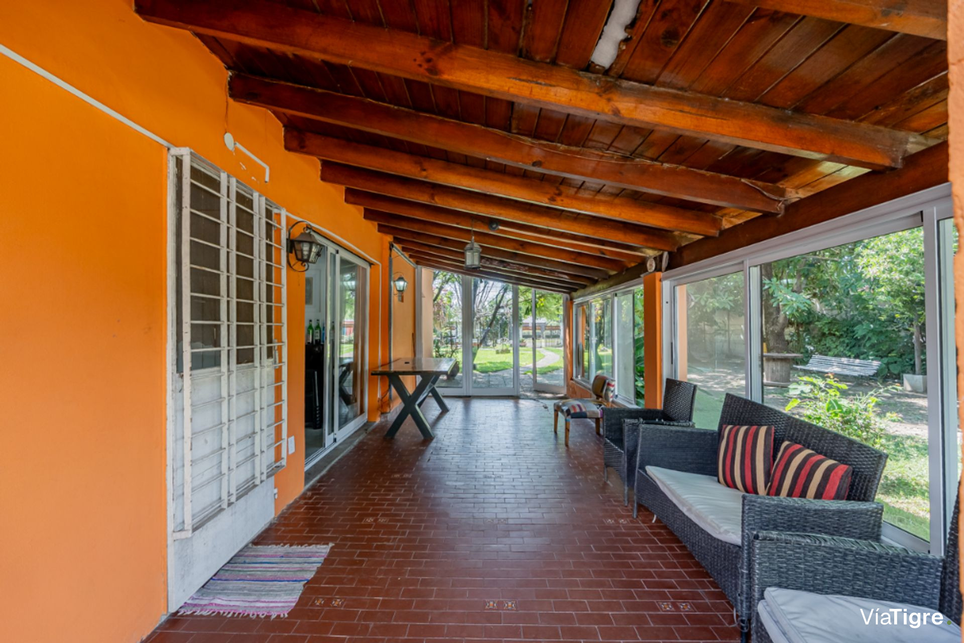Alquiler casa quinta Benavidez de 1120 m2 c/pileta