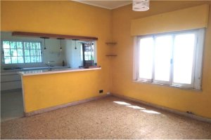 Casa 3 amb Carapachay en PB con jardín y cochera