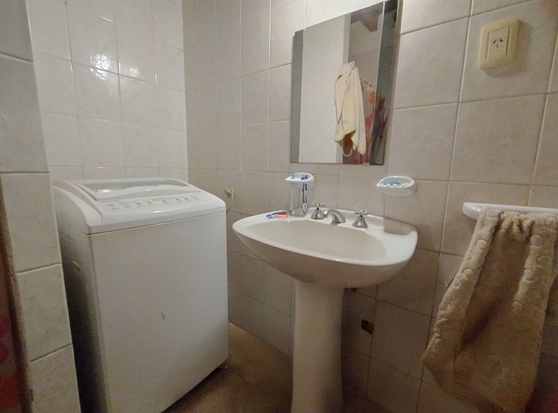 CASA 2 AMB RETASADA en MARTINEZ CREDITO