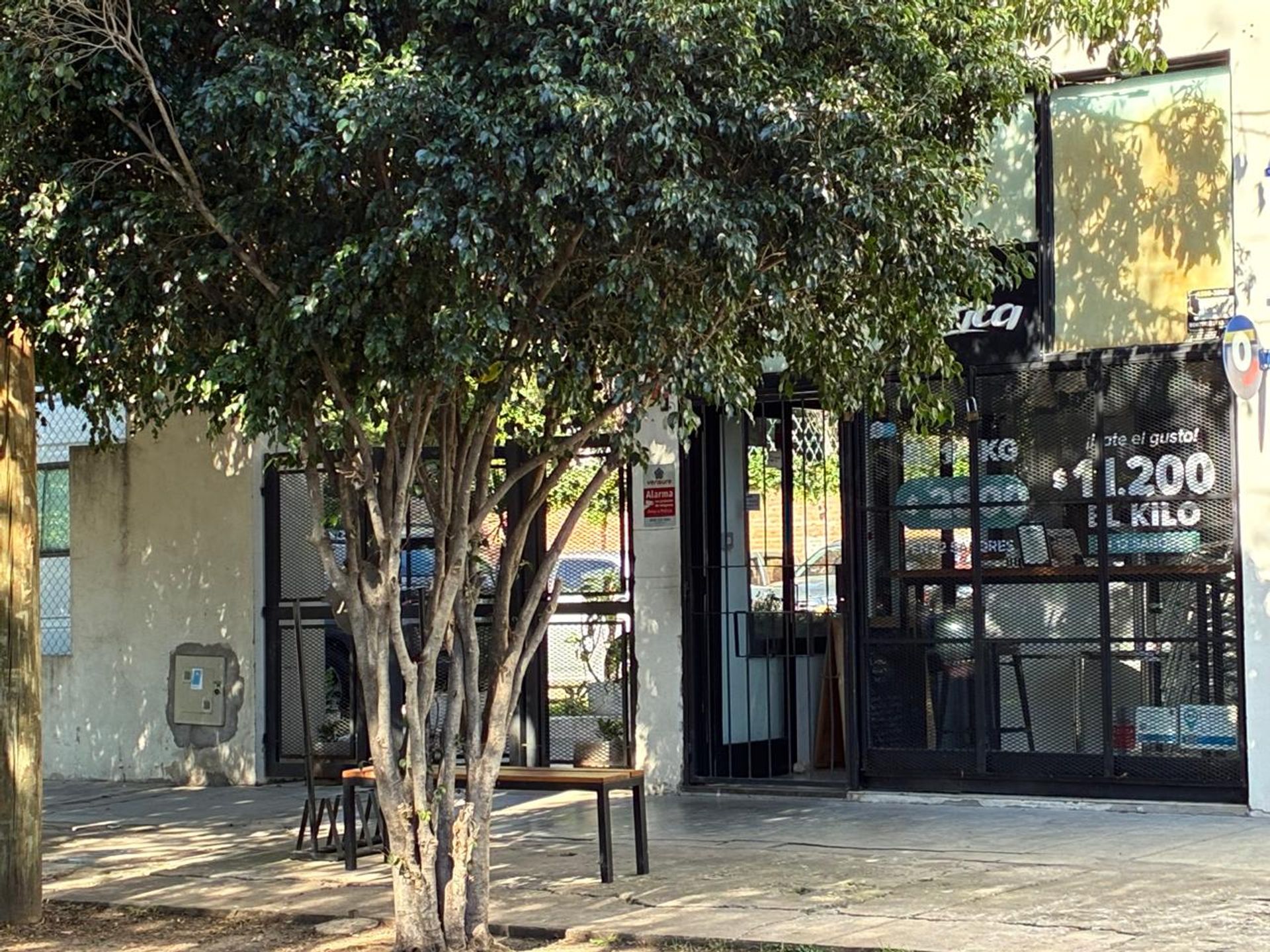 Venta Local Con Cochera Boulogne