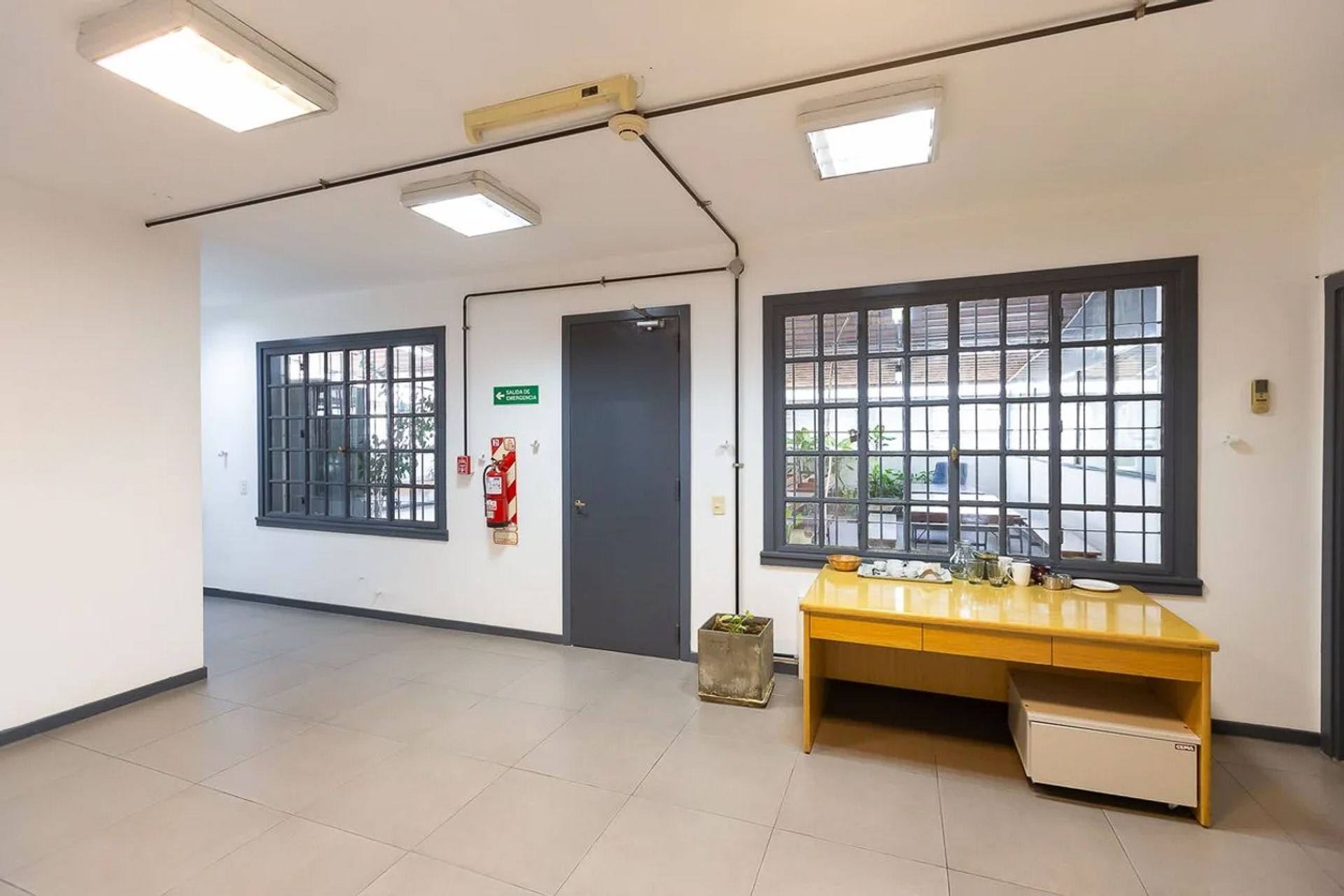 Galpon Laboratorio Con Oficinas En Villa Martelli