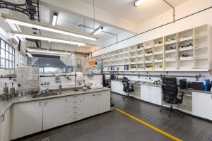 Galpon Laboratorio Con Oficinas En Villa Martelli