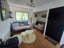 3‑bedroom Apartment with Balcony in Victoria