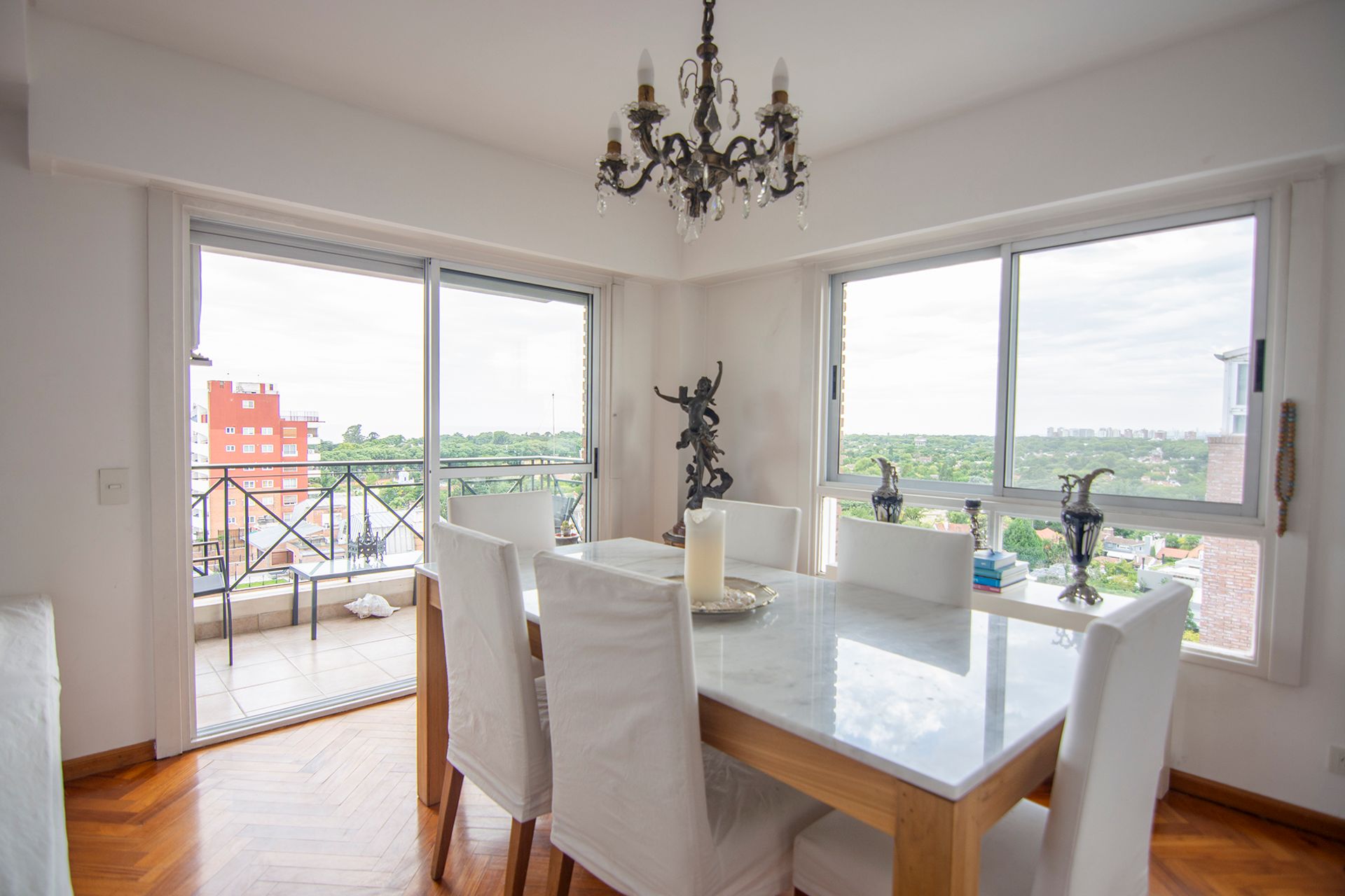 Venta Depto 4 Ambientes + 2 Cocheras, San Isidro
