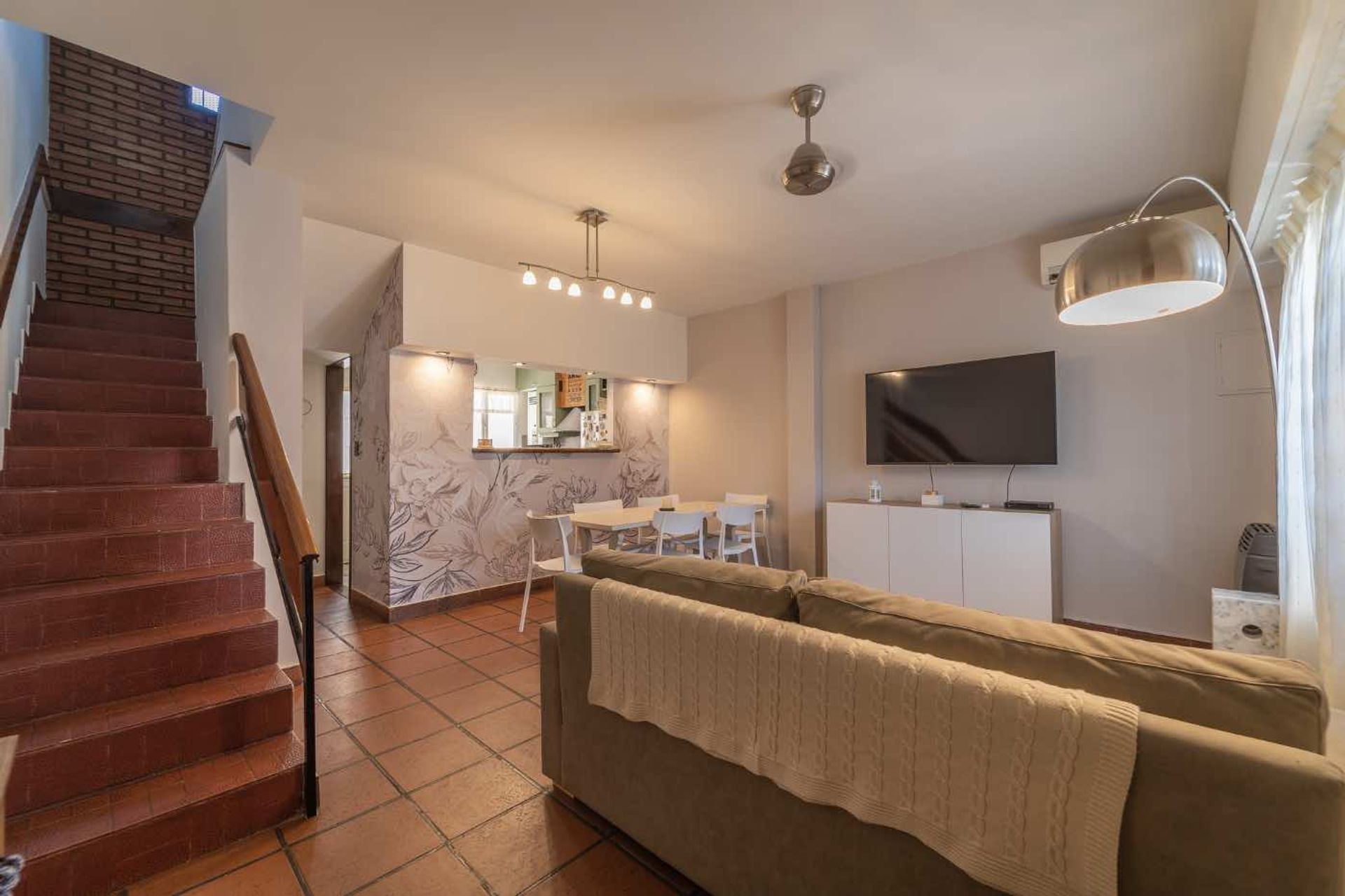 Venta Triplex 3 Ambientes Con Cochera Olivos