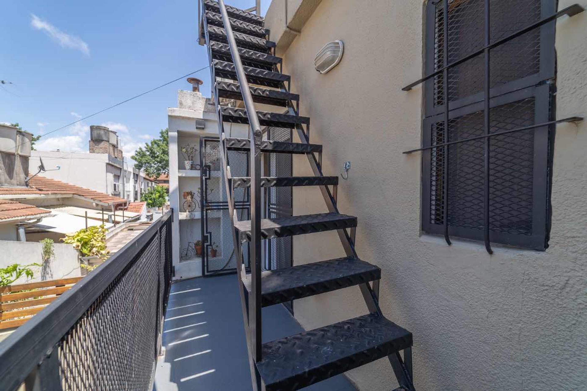 Venta Triplex 3 Ambientes Con Cochera Olivos