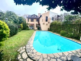 Casa en Venta 6 Amb MARTINEZ Pileta Quincho Sauna