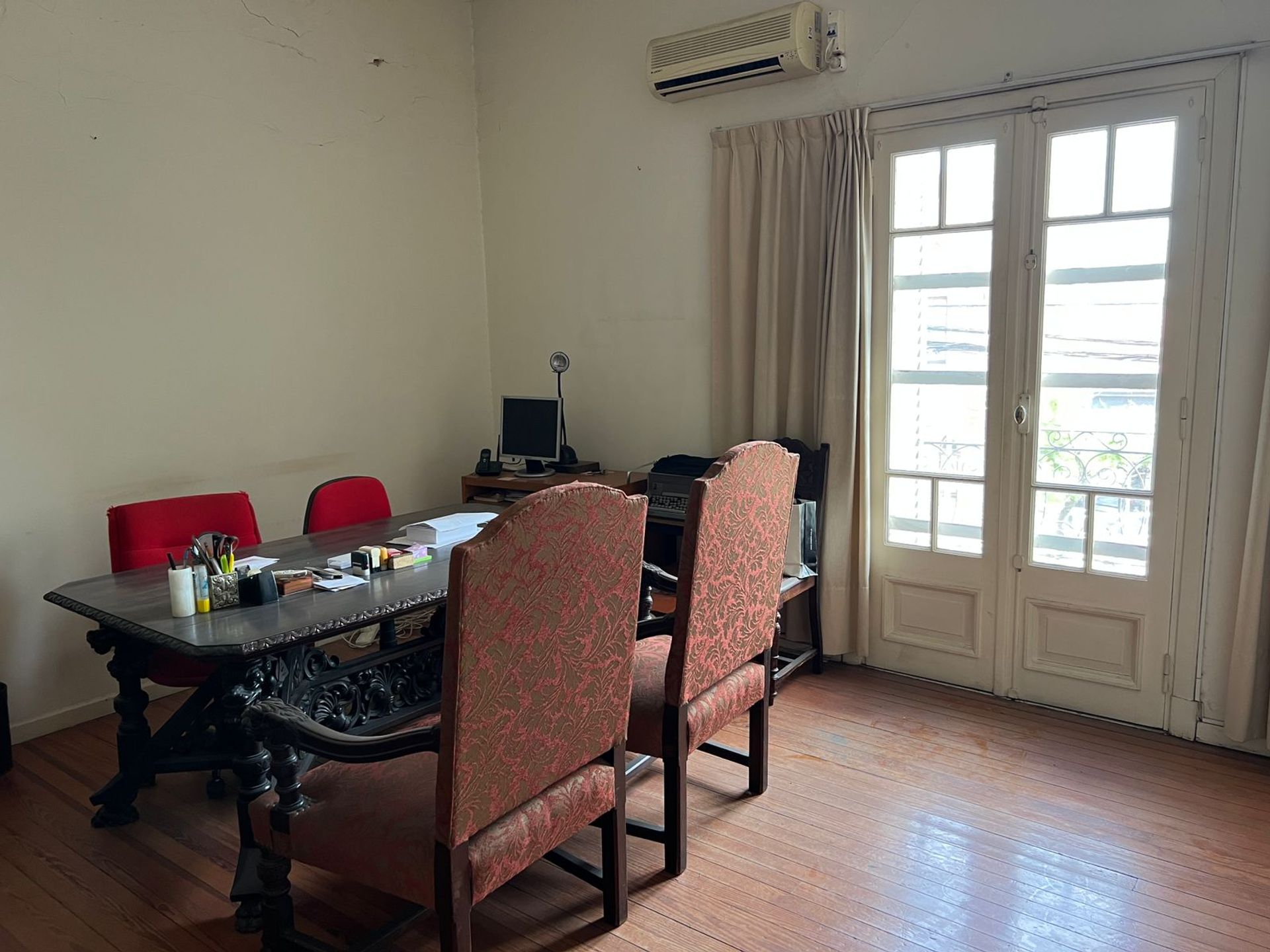 Venta oficina o consultorio San Isidro