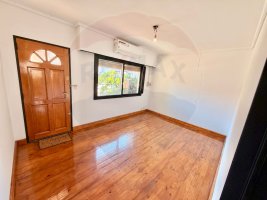 Alquiler PH al frente 3 ambientes, garage y patio