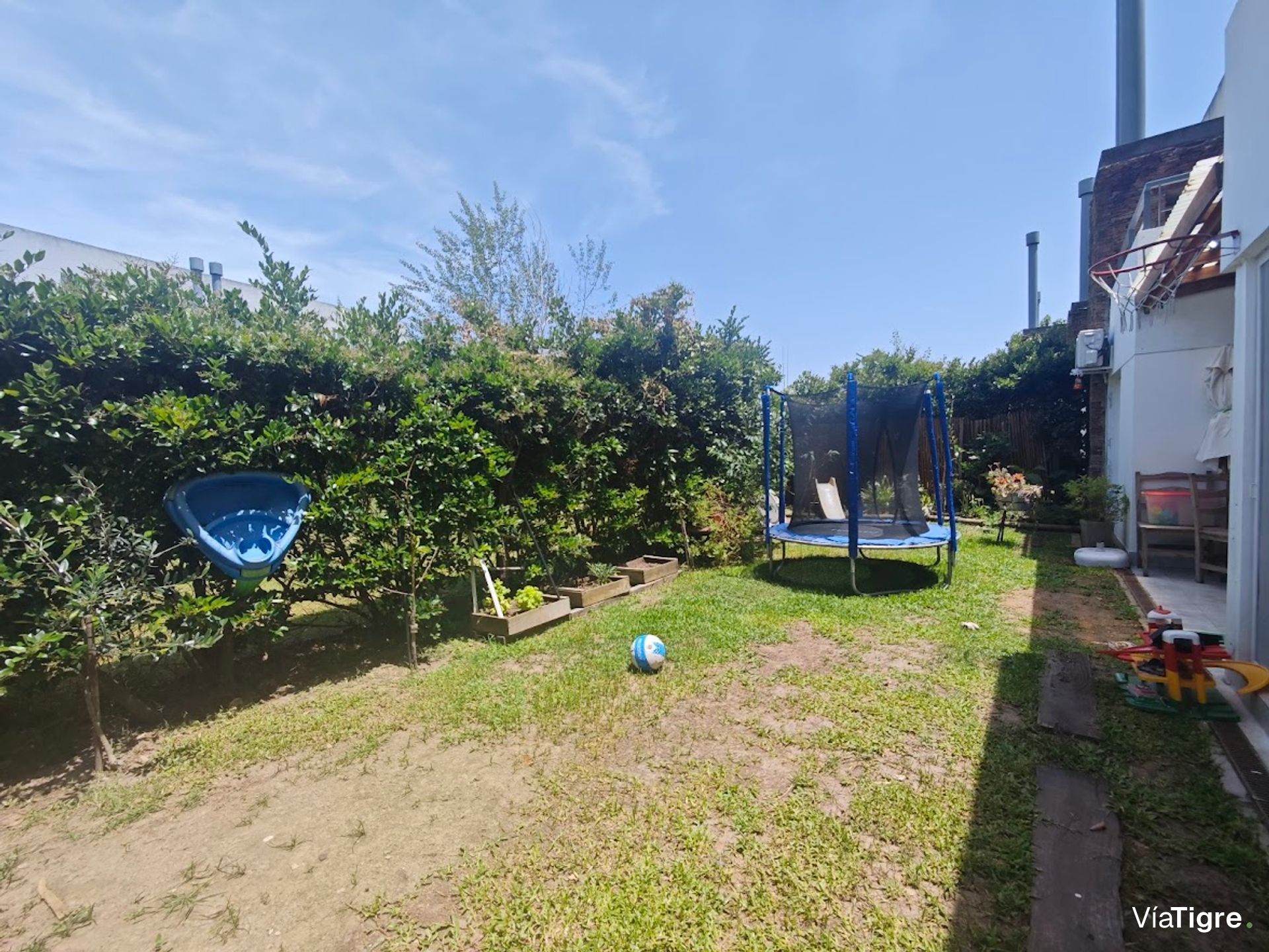 Venta Depto 4 amb jardín Casas Senderos. Nordelta.