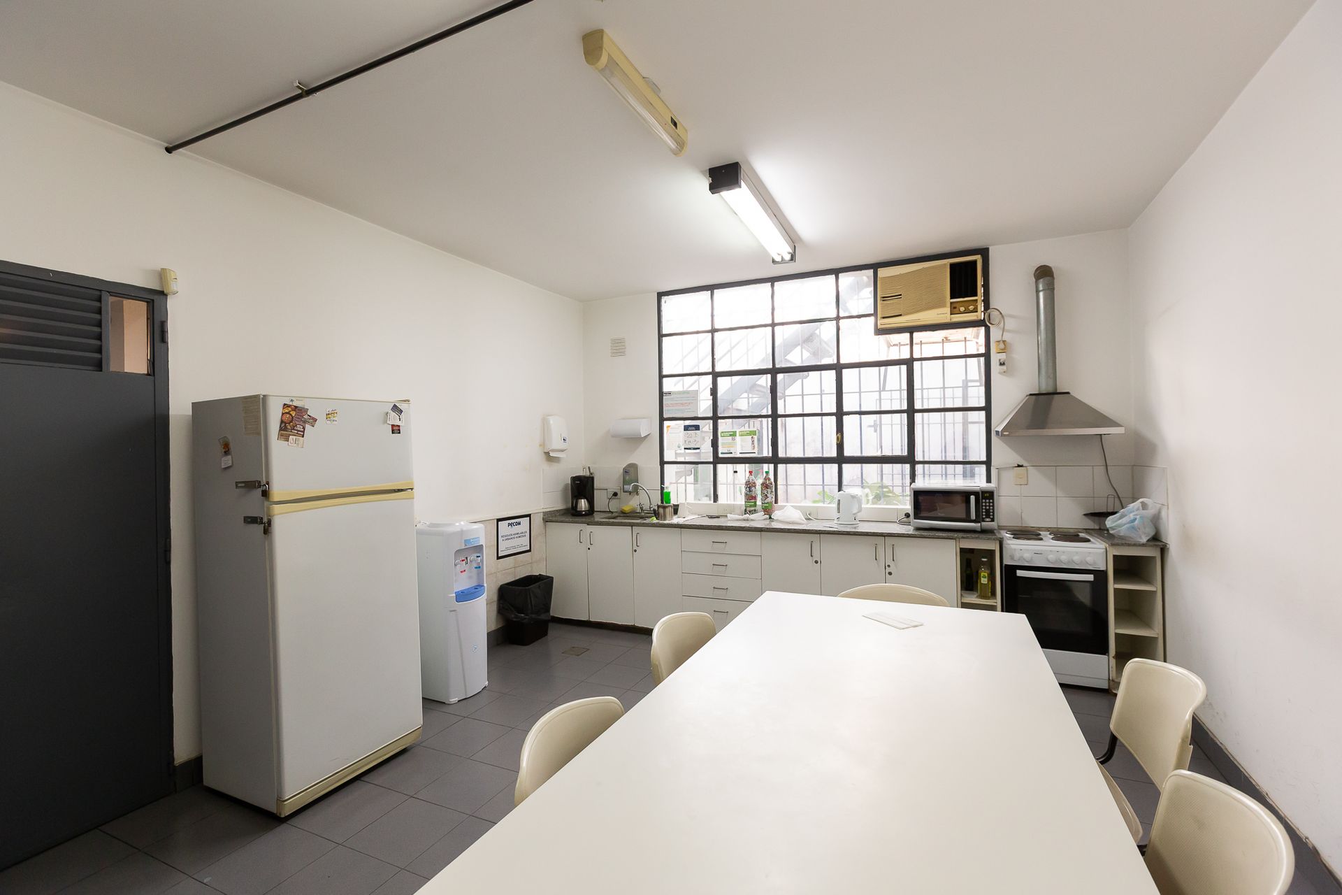 Galpon Laboratorio Con Oficinas En Villa Martelli