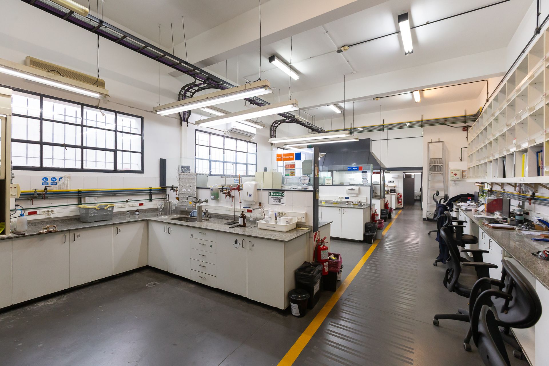 Galpon Laboratorio Con Oficinas En Villa Martelli
