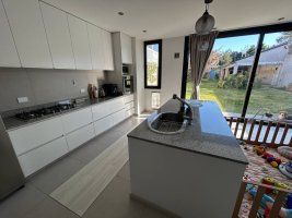 House 3-Bedroom For Sale In Villa Adelina With Garden