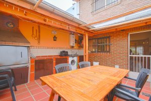 PH tipo casa, venta, patio, cochera,V. López