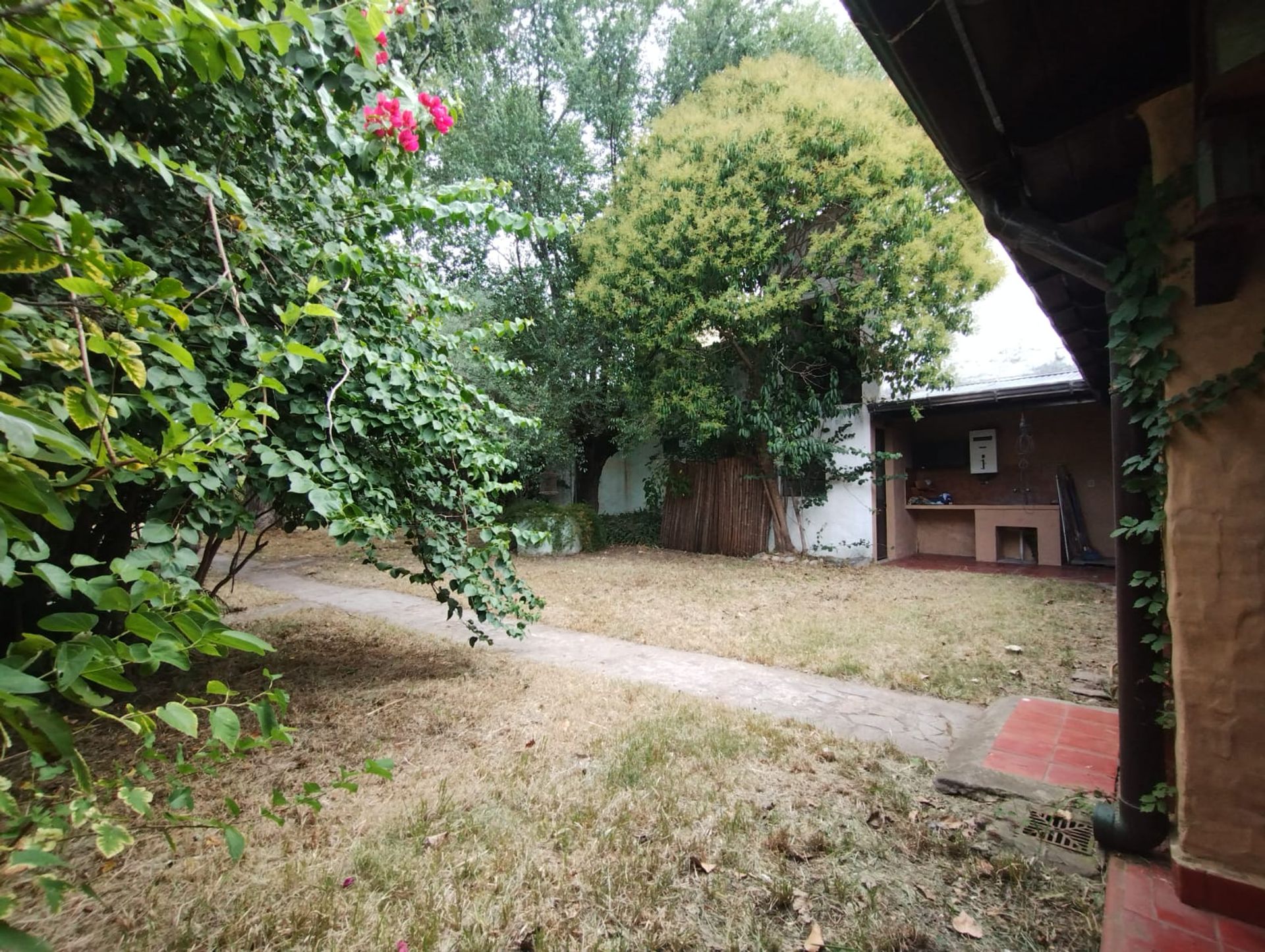 Venta Casa con Gran Terreno - Tigre