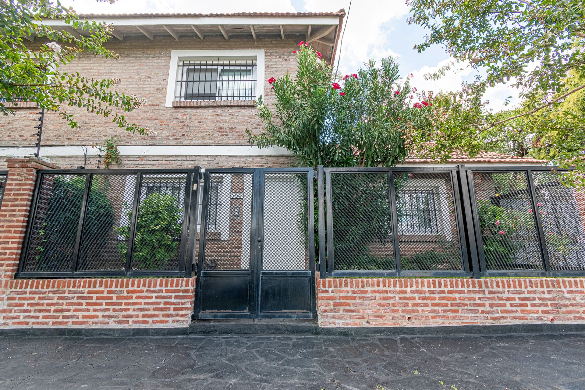 Venta Dúplex 4 amb. con Cochera Patio y Parrilla