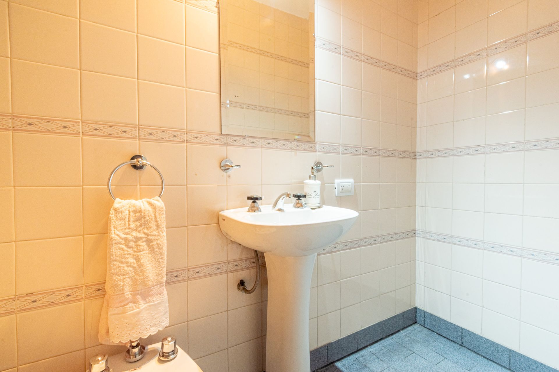 Venta Dúplex 4 amb. con Cochera Patio y Parrilla