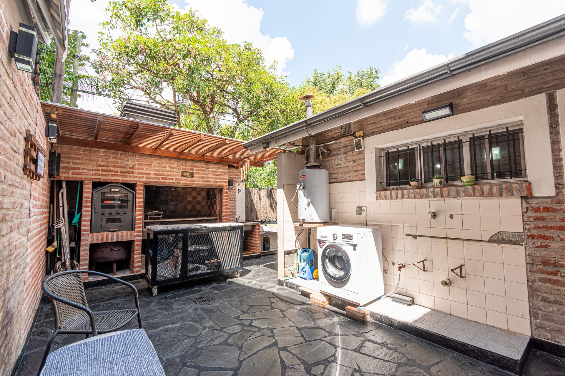 Venta Dúplex 4 amb. con Cochera Patio y Parrilla