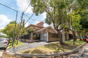 Venta 4 amb 3 baños Villa Adelina cochera patio