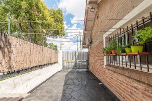 Venta 4 amb 3 baños Villa Adelina cochera patio