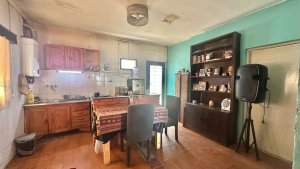 Penthouse 2‑bedroom with patio for rent Victoria