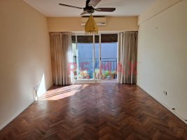 For Rent Apartment 2‑bedroom Balcony Parking – Martinez