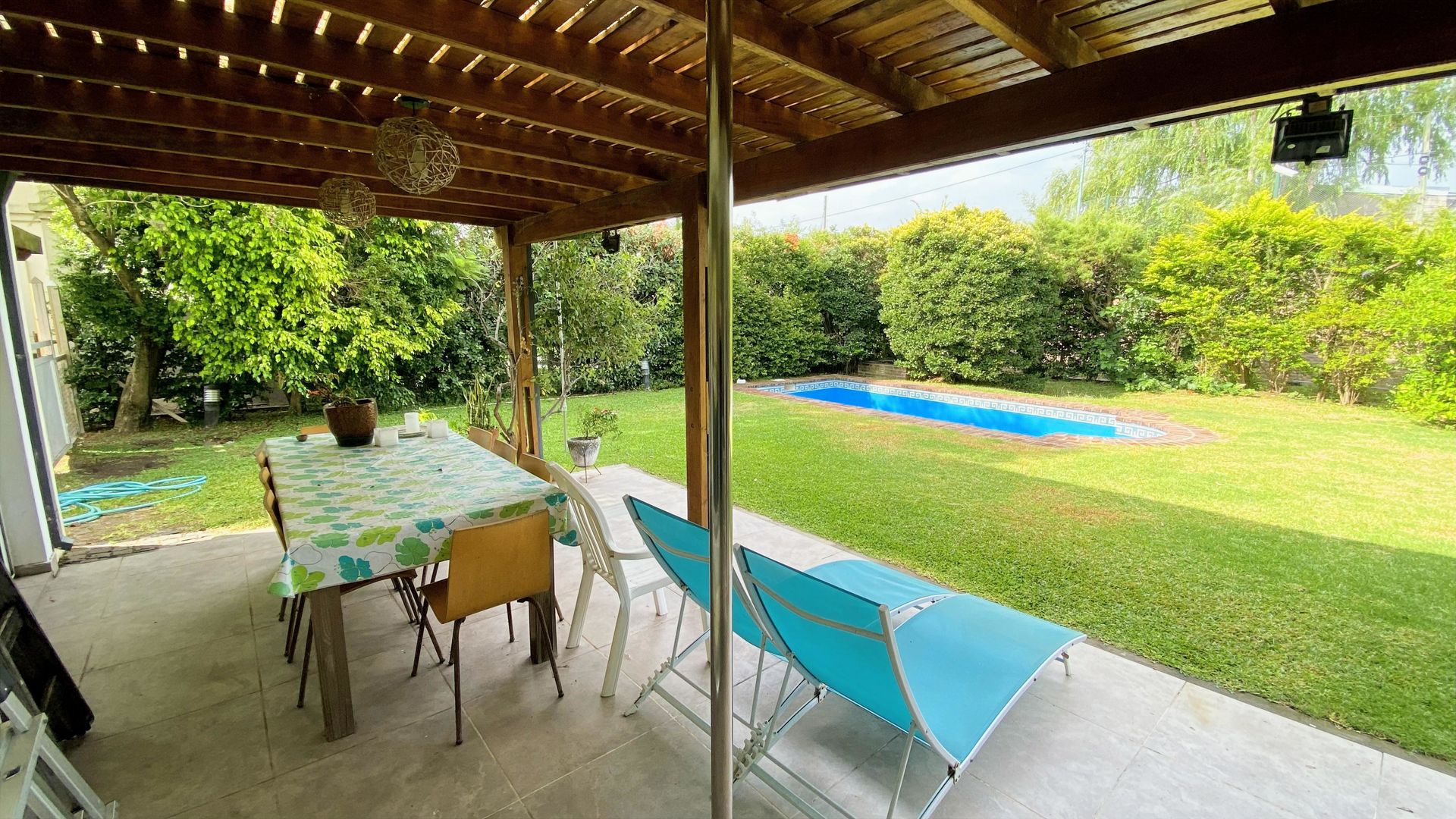 5 Ambientes Con Dependencia Quincho Pileta Jardin