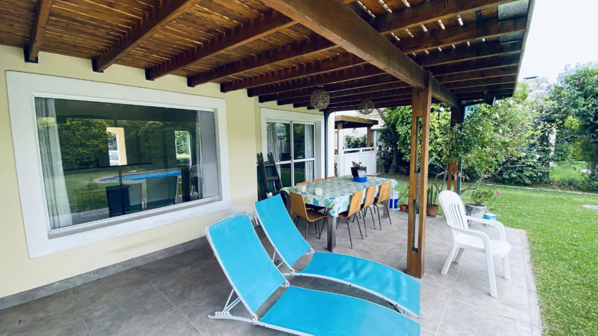 5 Ambientes Con Dependencia Quincho Pileta Jardin