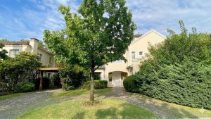 Casa 4 Ambientes Con Quincho Y Gran Piscina 18Mt2