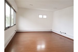 For Rent Office With Garage 1 Minute From General Paz