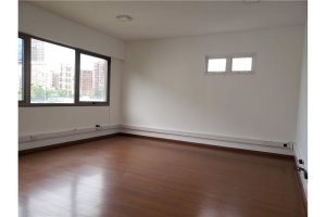 For Rent Office With Garage 1 Minute From General Paz