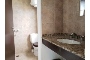 For Rent Office With Garage 1 Minute From General Paz