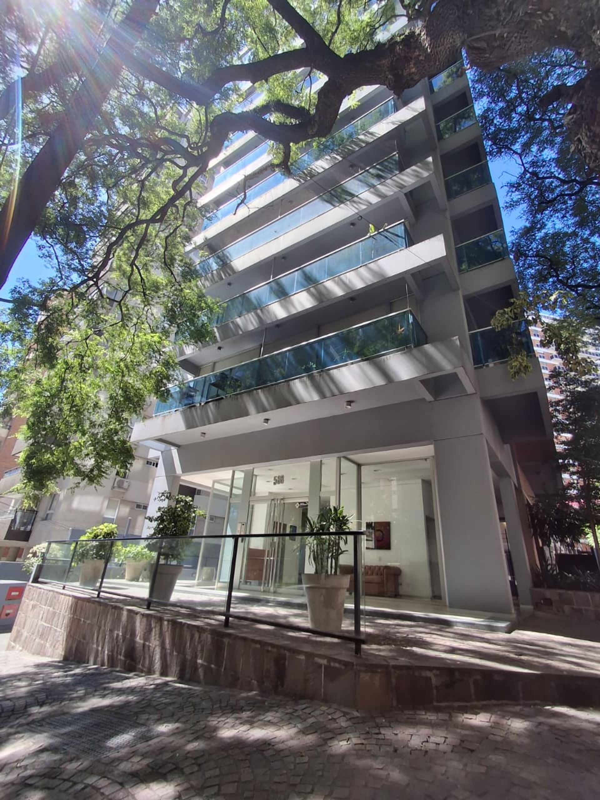 Furnished 3‑bedroom Apartment Floor for Rent with Car Olivos