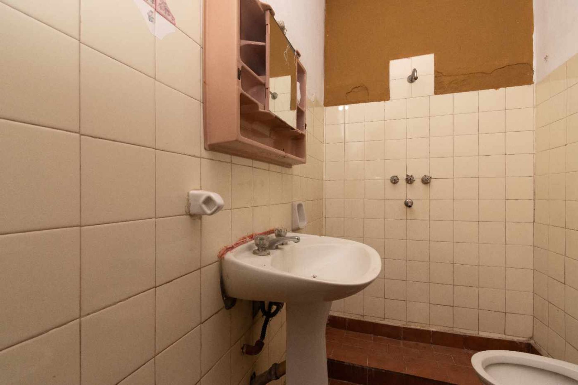 Venta casa a refaccionar con terraza en Virreyes