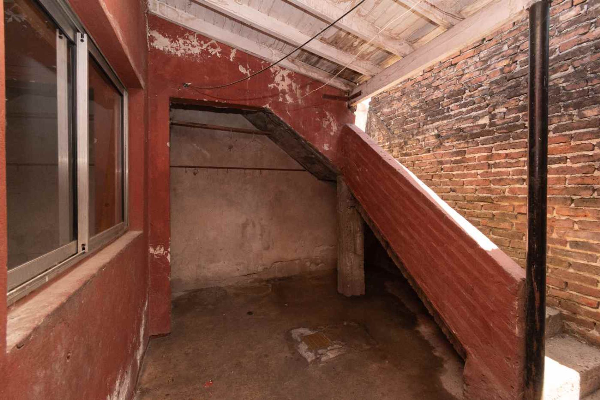Venta casa a refaccionar con terraza en Virreyes