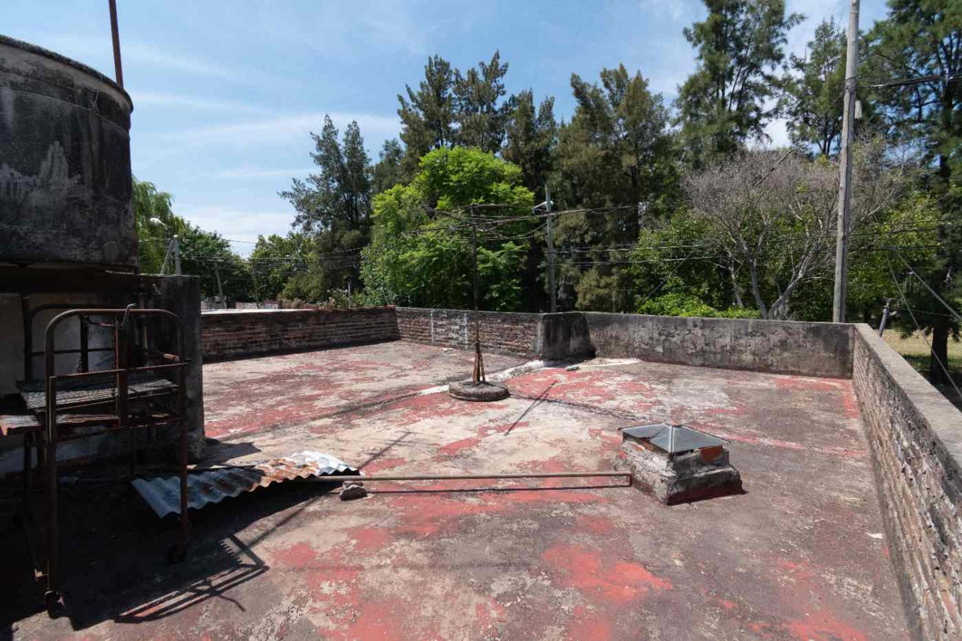 Venta casa a refaccionar con terraza en Virreyes