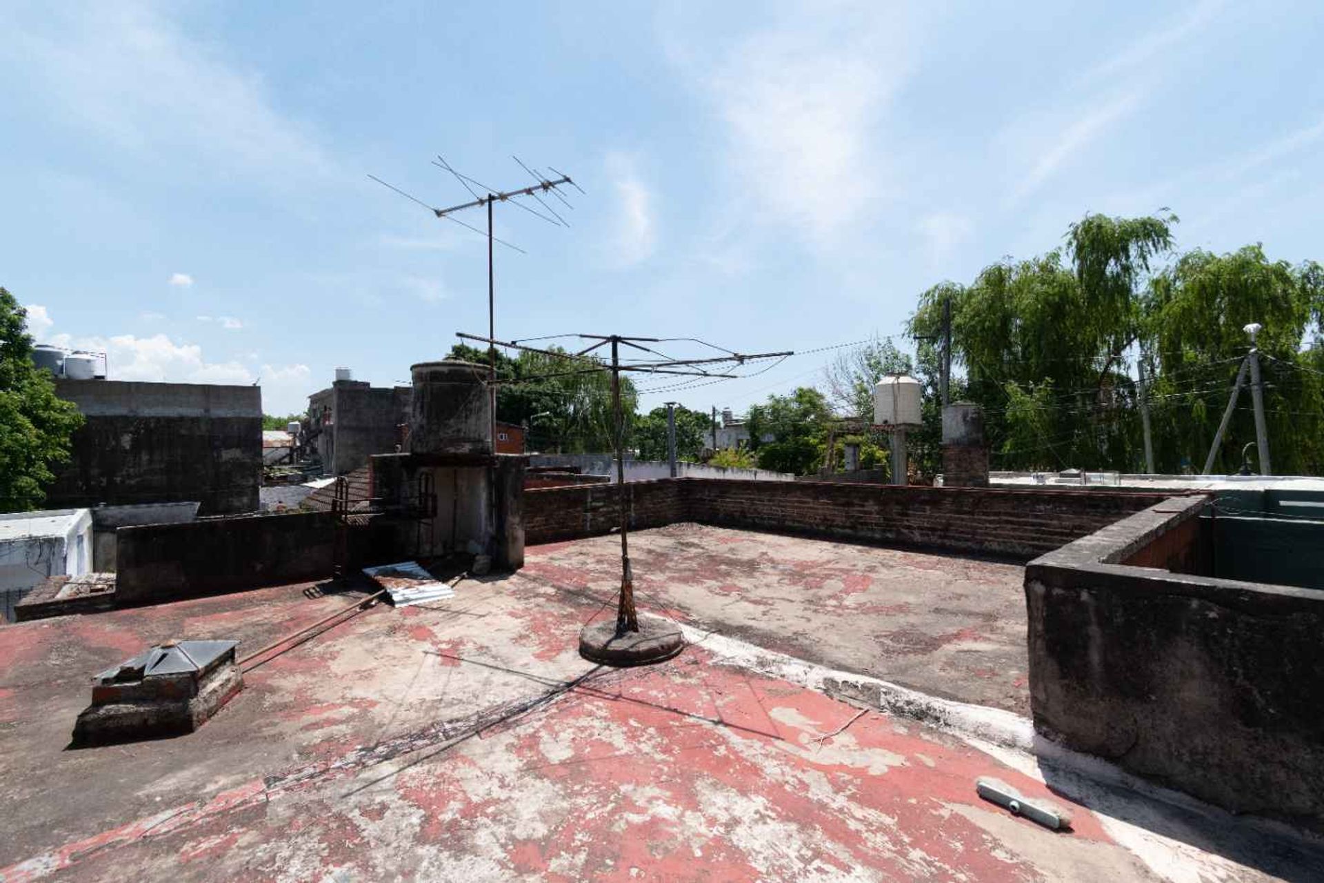 Venta casa a refaccionar con terraza en Virreyes