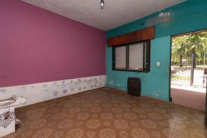 Venta casa a refaccionar con terraza en Virreyes