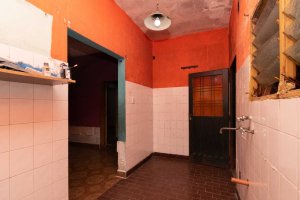 Venta casa a refaccionar con terraza en Virreyes