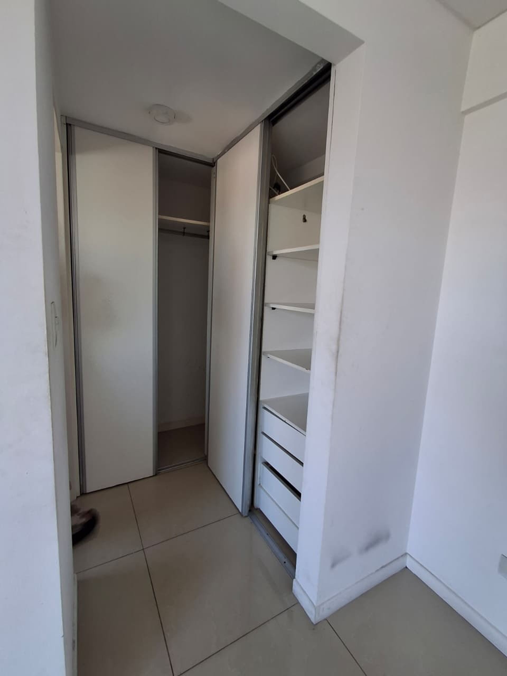 Venta Depto. 1 ambiente en Beccar con cochera