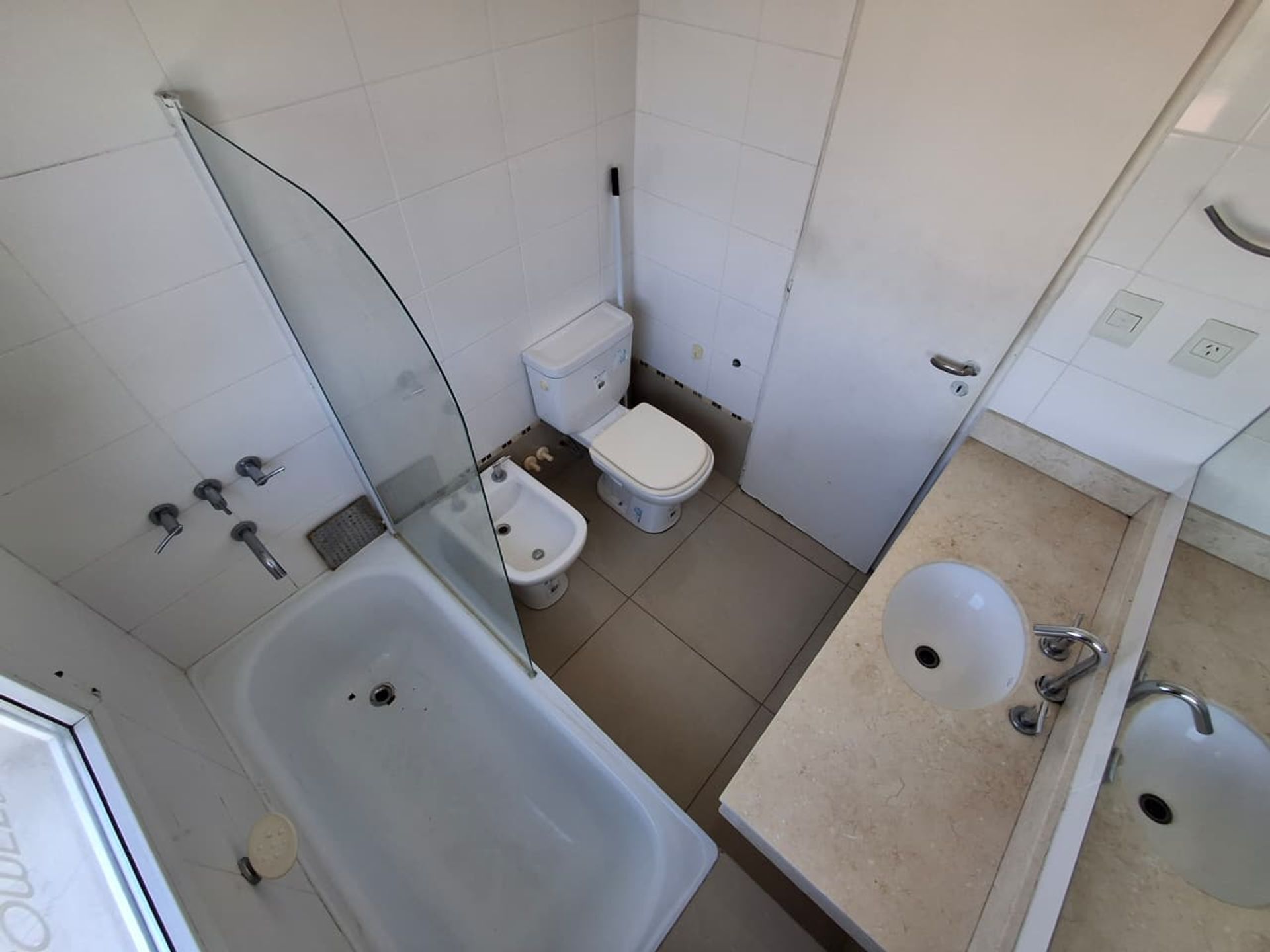 Venta Depto. 1 ambiente en Beccar con cochera
