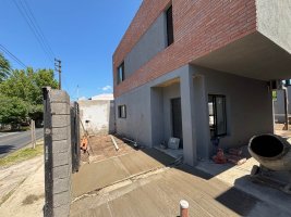 Duplex House Beccar Brand New 3‑bedroom Pool Garden