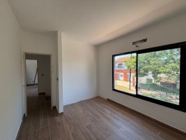 Duplex House Beccar Brand New 3‑bedroom Pool Garden