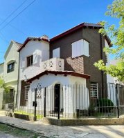 For Sale House To Be Recycled 3 Bedroom Steps from Est Borges
