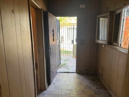 For Sale House 2‑bedroom to be refurbished – Florida West