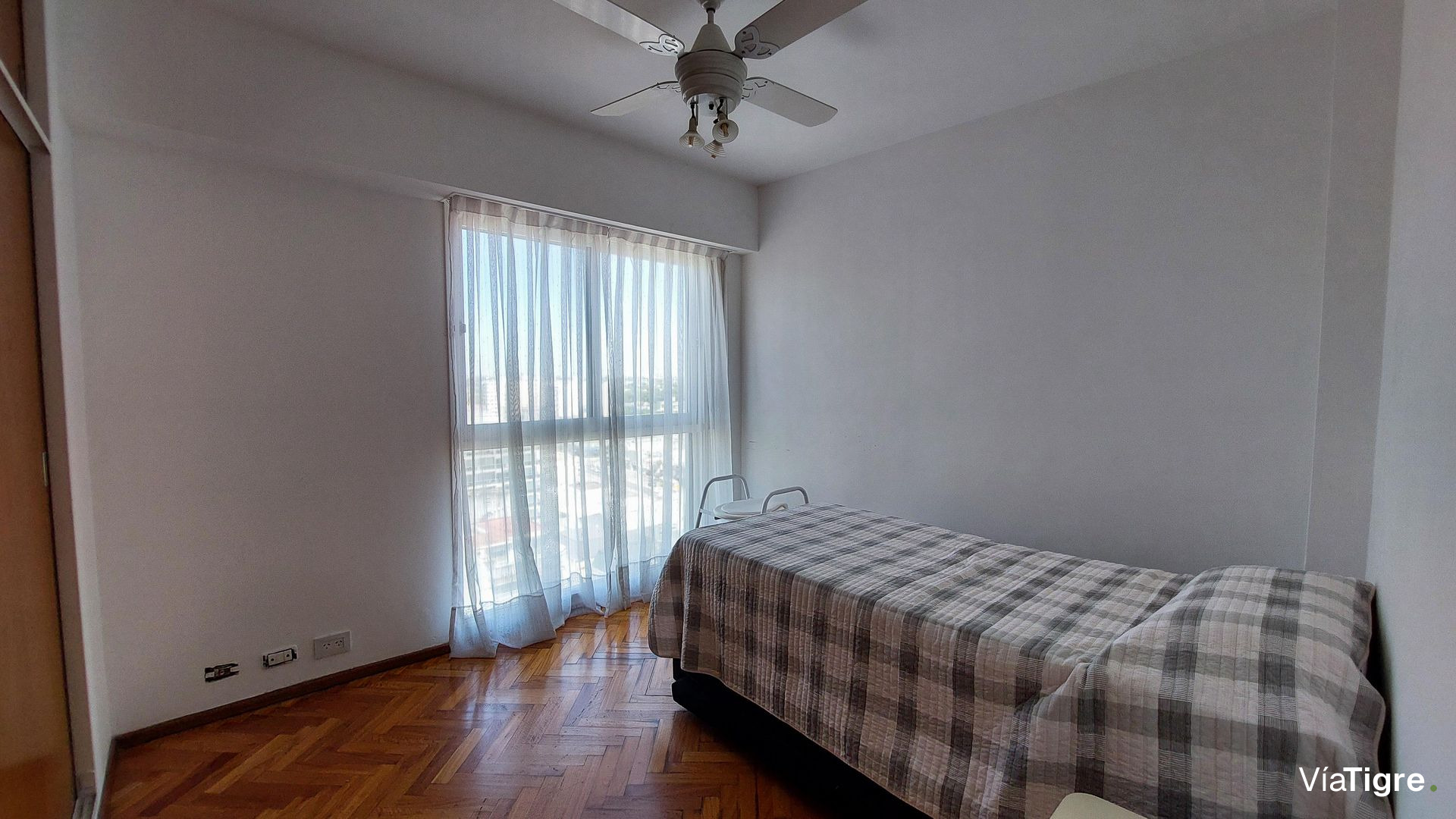 Venta Departamento 4 Amb Piso Alto C/ Cochera