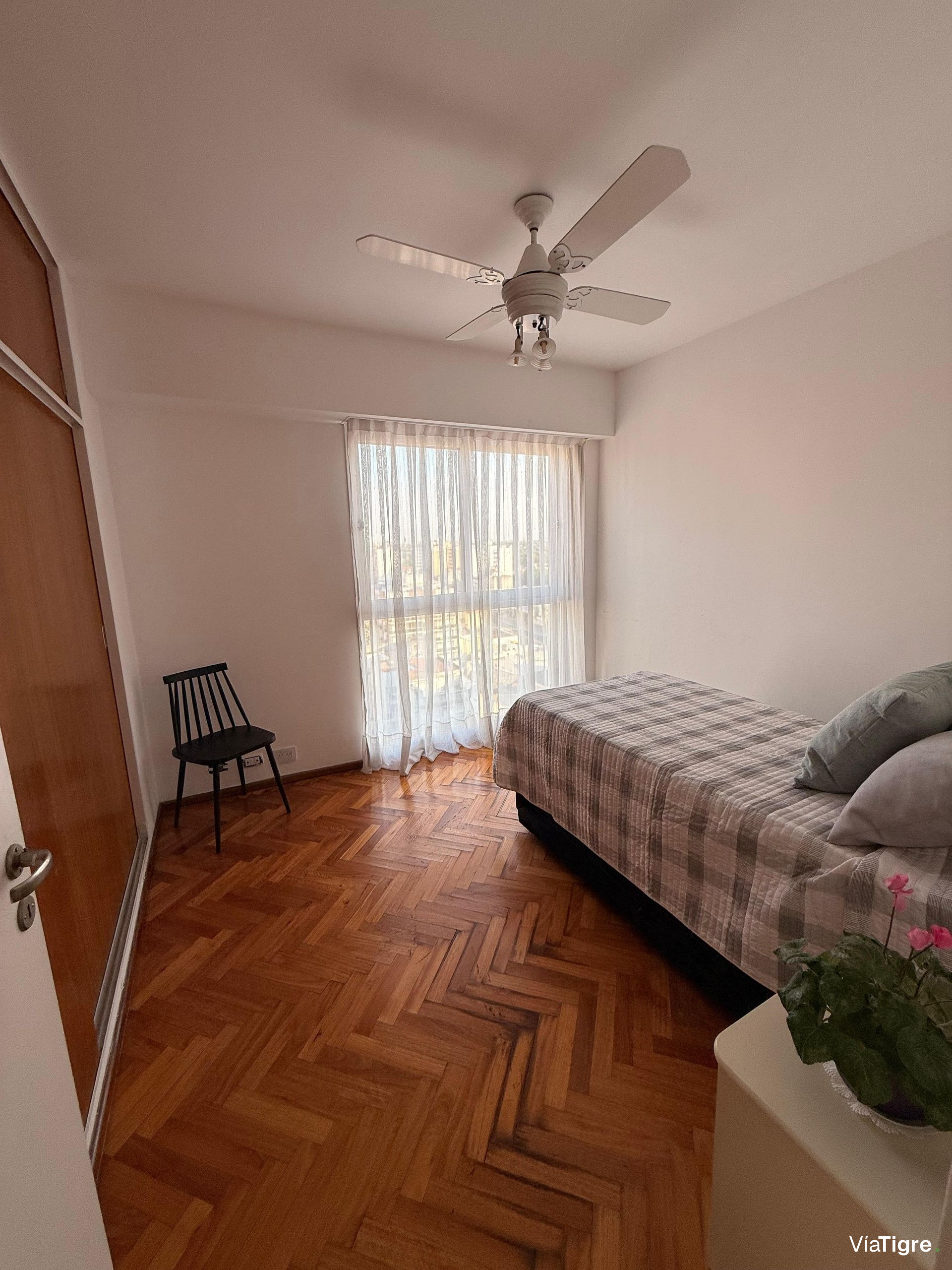 Venta Departamento 4 Amb Piso Alto C/ Cochera