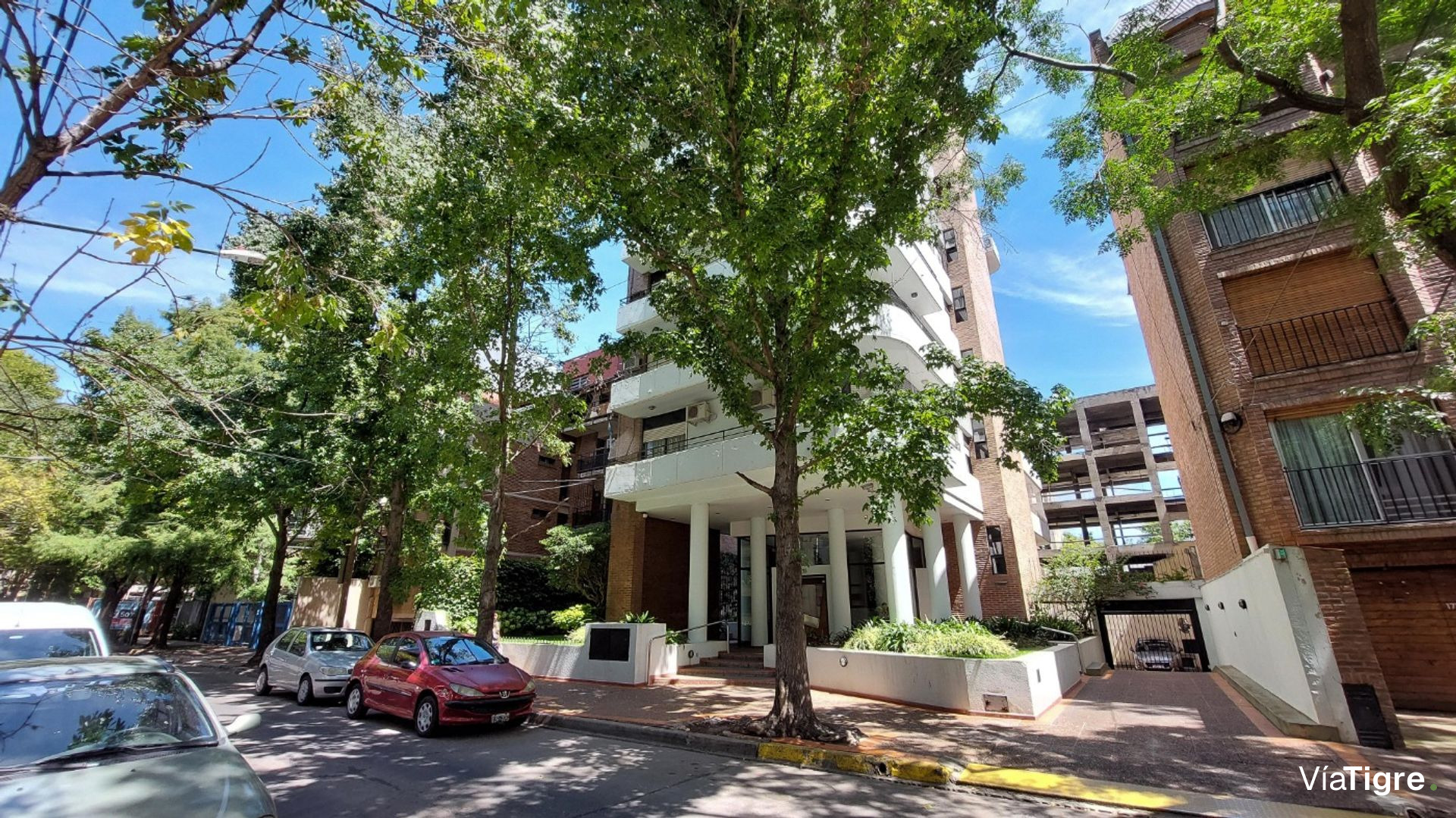 Venta Departamento 4 Amb Piso Alto C/ Cochera