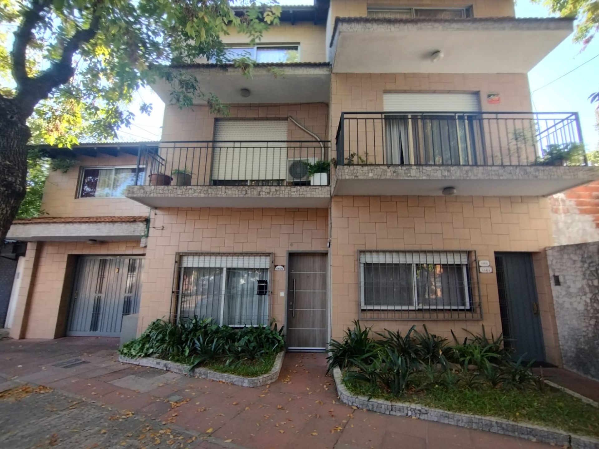 FOR SALE - Penthouse 3‑bedroom + Play /Studio 3rd floor