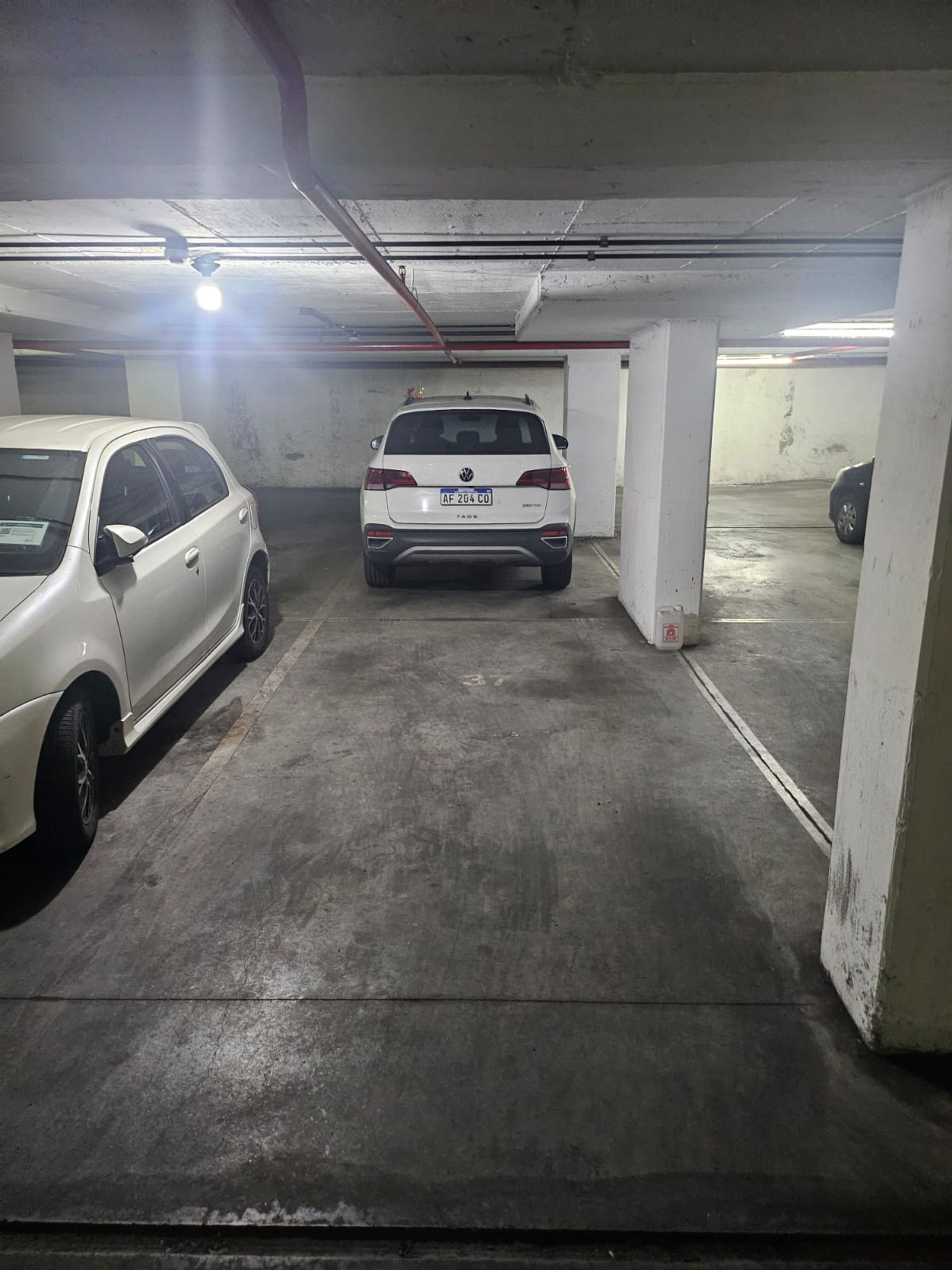 Cochera en exclusivo edificio